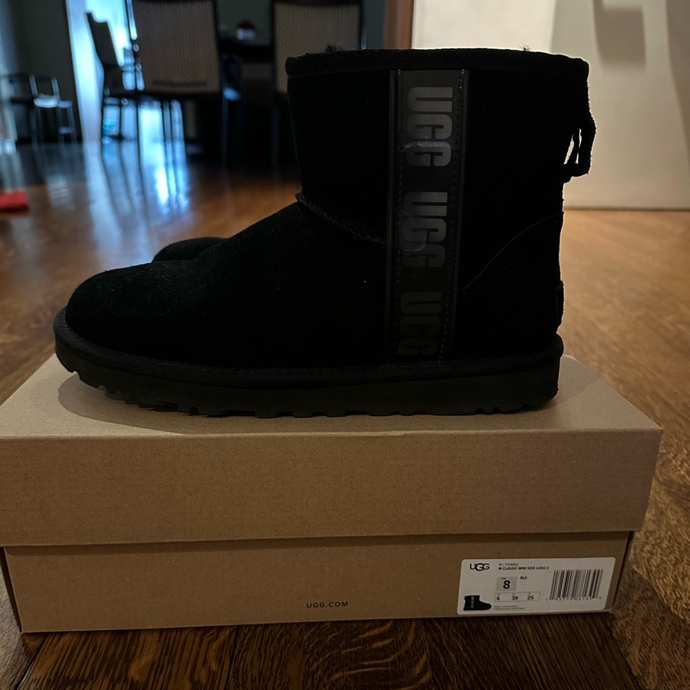 Women’s mini classic side logo Ugg black